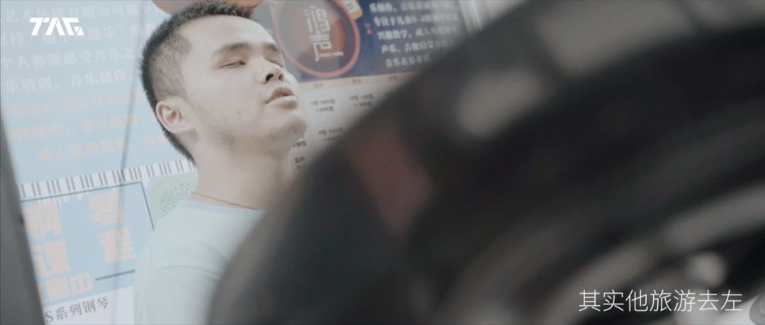 你有留意过，不用眼睛玩手机的人吗？
