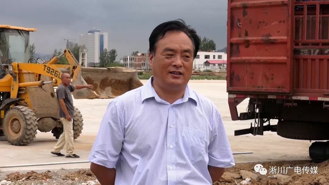 县委书记卢捍卫深入城区部分民办学校实地调研