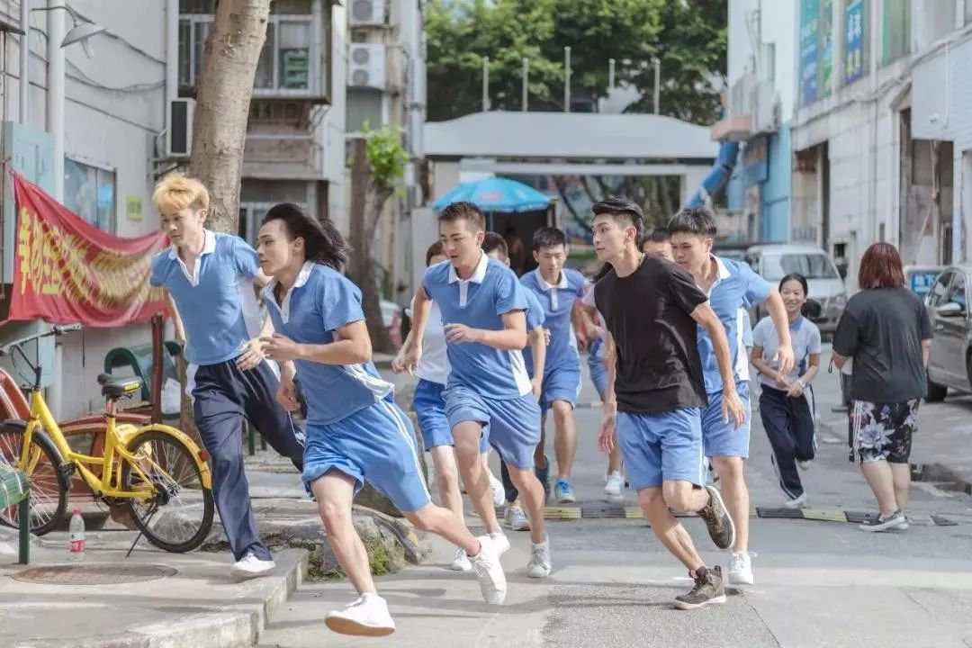 ▎深圳学生电影《再见十八班》剧照