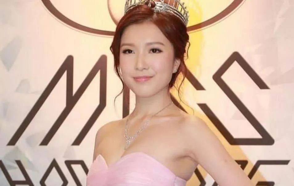 李嘉诚的儿子李泽楷53岁,和港姐恋爱了3年,正式携手修成正果