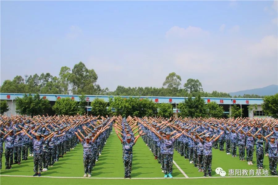 像树一样成长——东莞市东方明珠学校高一新生军训活动圆满结束!