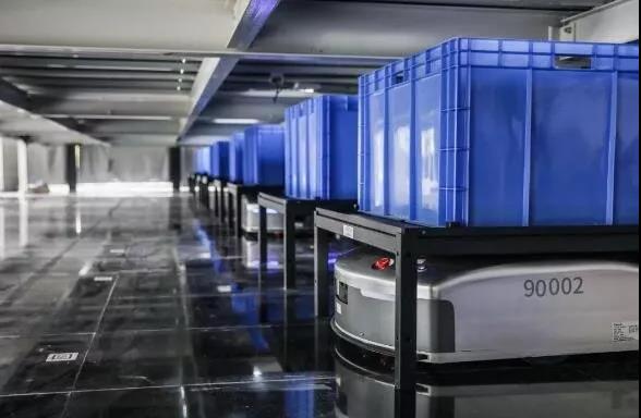 深圳宝安图书馆AGV机器人投用 效率是人工的10倍