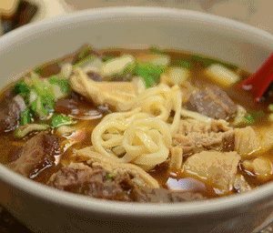 原创内江人的早餐,一碗重油重辣的牛肉面