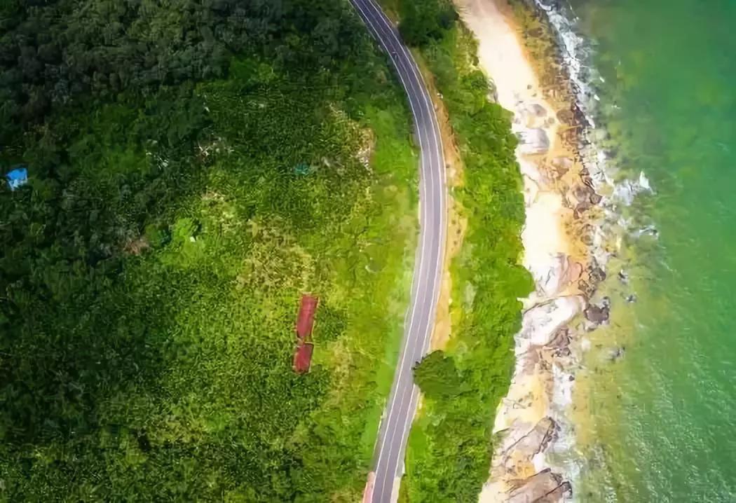 《红楼梦》中的飞来石取景地这里有海南第一山日月湾这里有世界十大