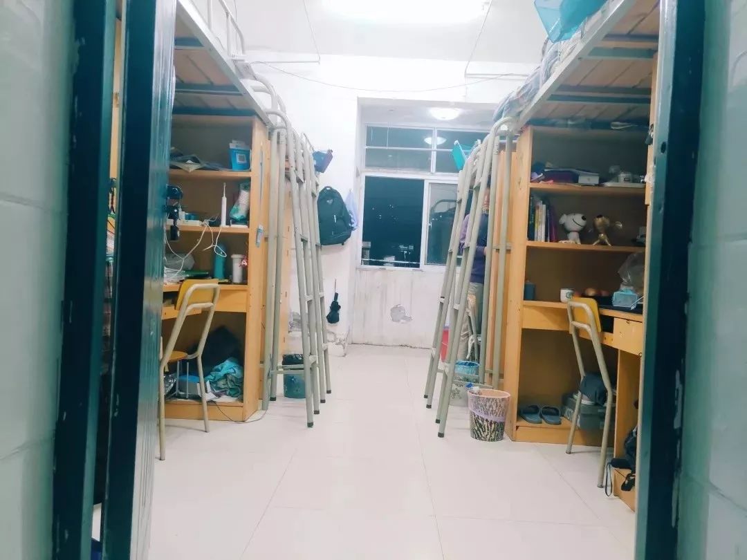 震惊南昌市某高校的大学宿舍居然是这样的