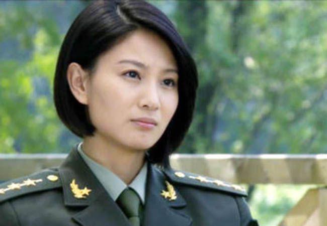 而且吴京也捧红了很多的女演员,其中就有一位《战狼2》的女主卢靖姗