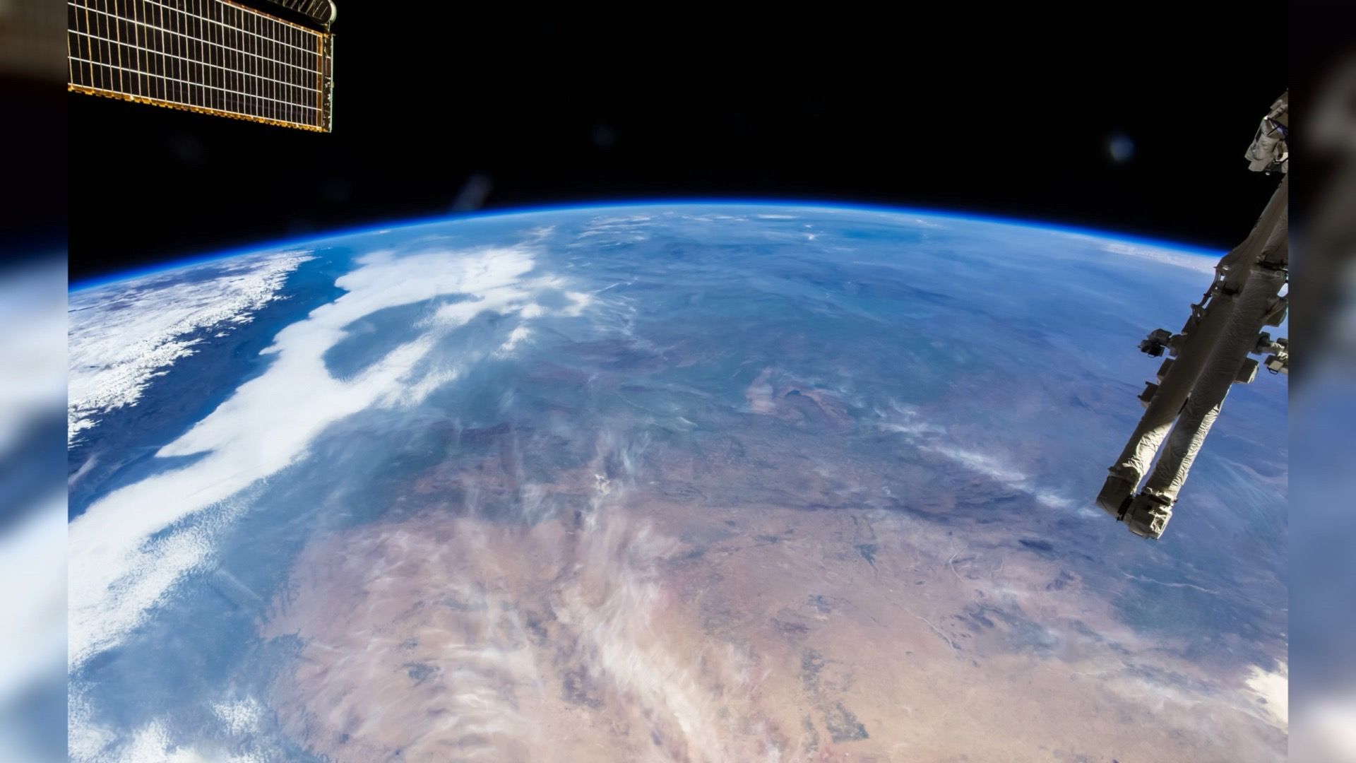 壁纸桌面应用,包含了细致的基于iss国际太空站拍摄的地球画面制作的3d