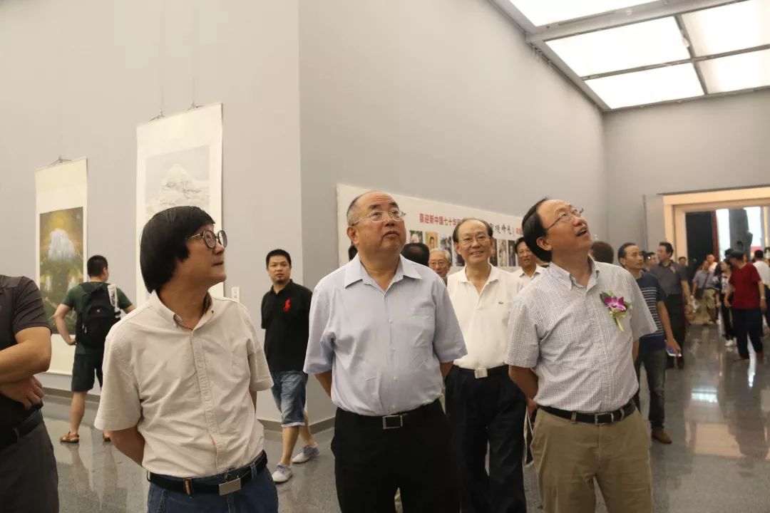 福宝印社资讯大国脊梁圣境峰光高原雪山画派作品展在四川美术馆隆重