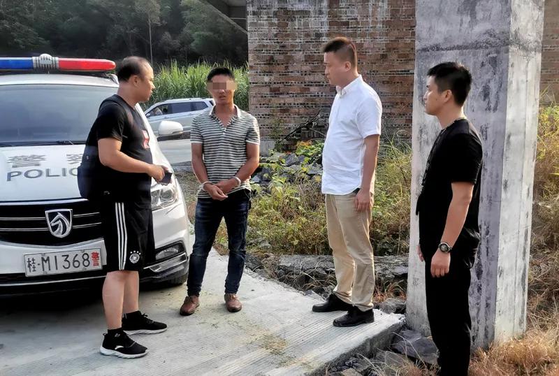 截至8月16日,犯罪嫌疑人韦某两兄弟相继落入法网.