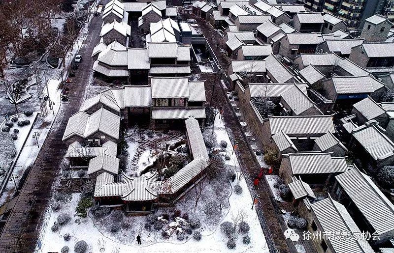 雪中回龙窝      