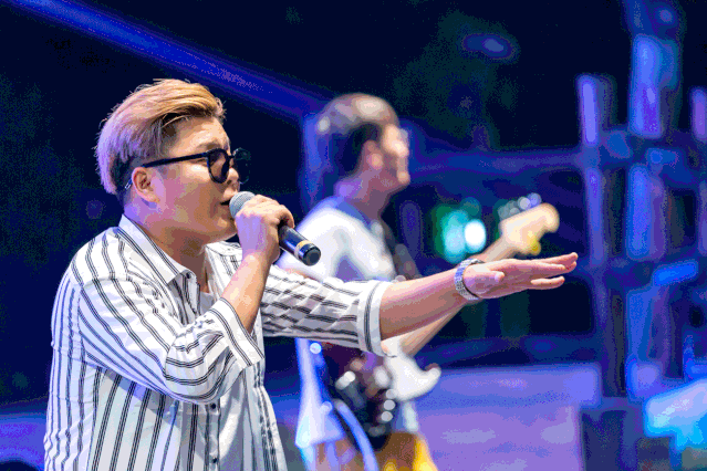 爆全场的开场热舞跟摇滚乐队一起rock & roll看火辣性感的jazz舞show