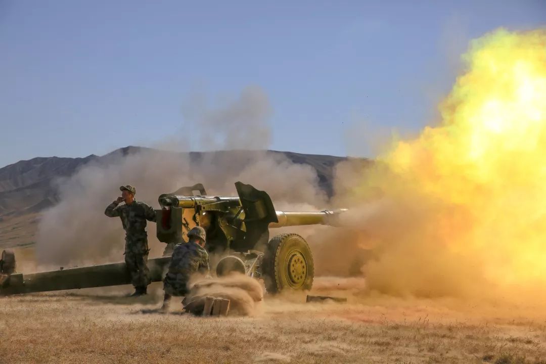 震撼!炮兵实射大片硬核来袭