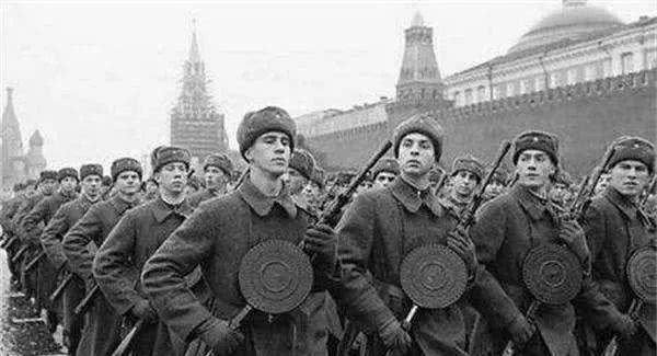 莫斯科保卫战五大真相，欺骗世人几十年，事实让人大跌眼镜