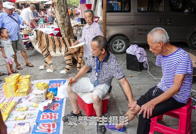 来泸州蓝田赶个早市，却发现这里如此热闹，是最具川南味道的赶场