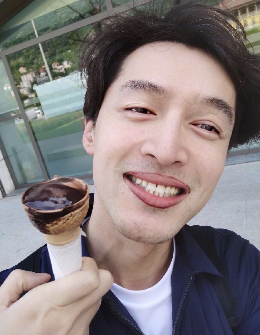 有酒窝的男演员年纪大的 ade02279daff40a6b34d46d0c182c9f2.jpeg