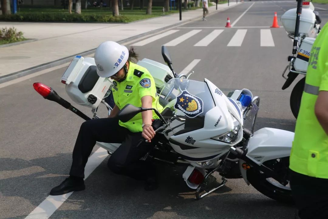 桐乡交警铁骑队训练正火热,带你先探秘一波!