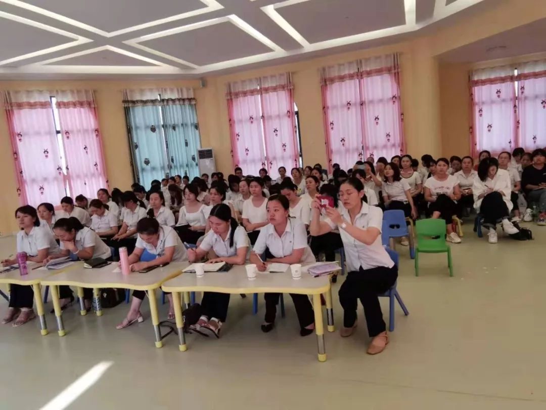 暑假培训班配图 e0573101df04417f95ed122992b8d350.jpeg