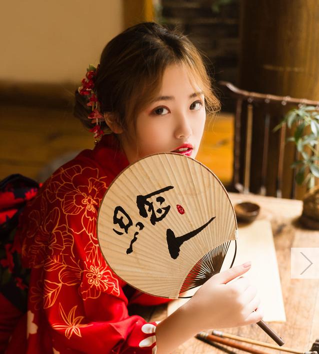 去医院打吊针,一个看起来18的护士妹妹,左手找了半天血管找不到