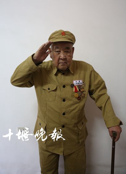 91岁老人隐藏身份60年！连妻儿都不知道，他竟然是……