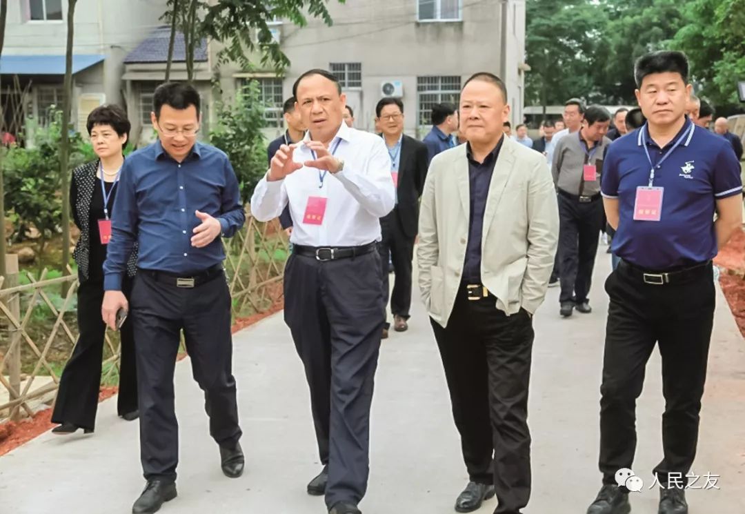 贵坪镇人口_鹤庆黄坪镇人口