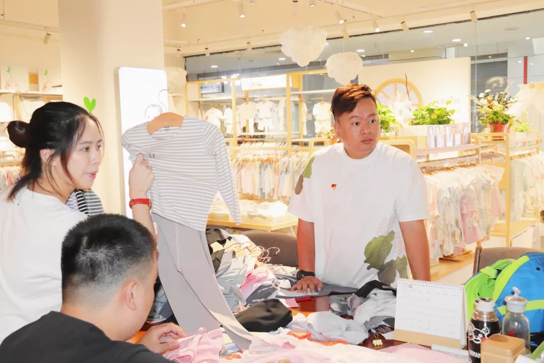 为什么gdp增长高生意很难做_中国gdp增长图