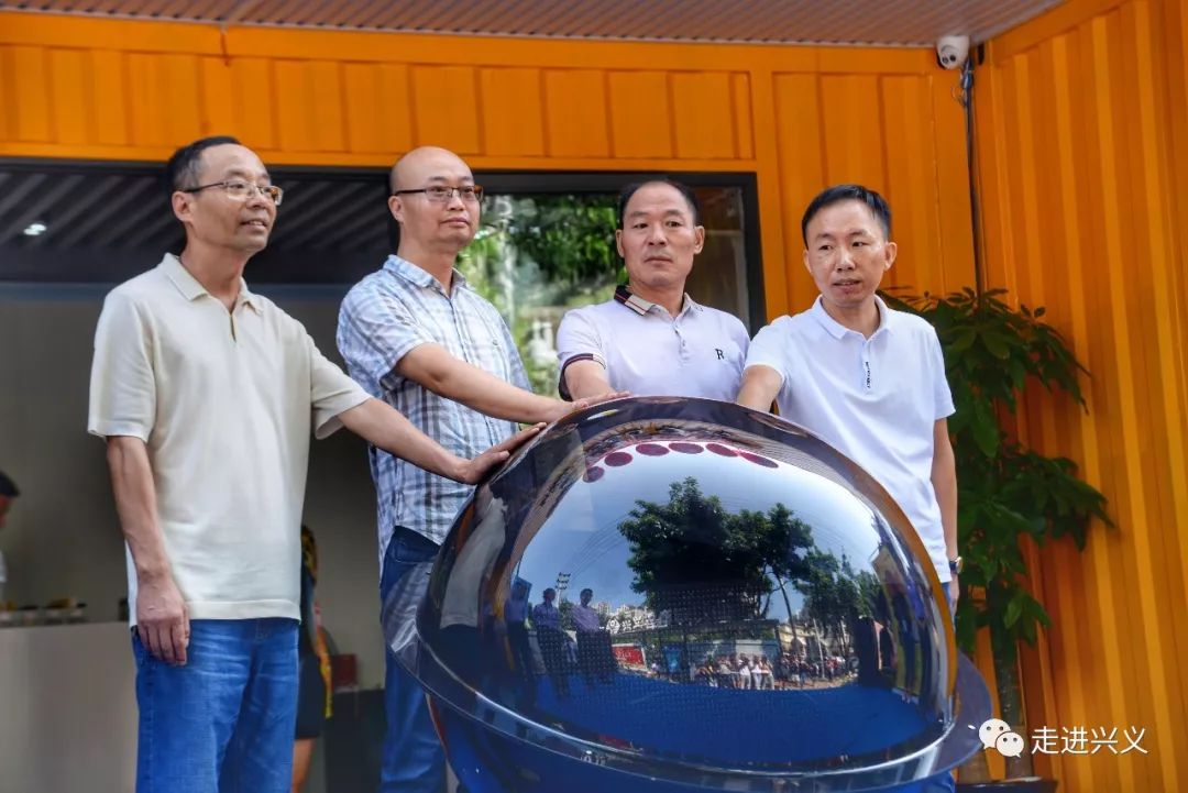 兴义商圈人口_兴义一中图片(2)