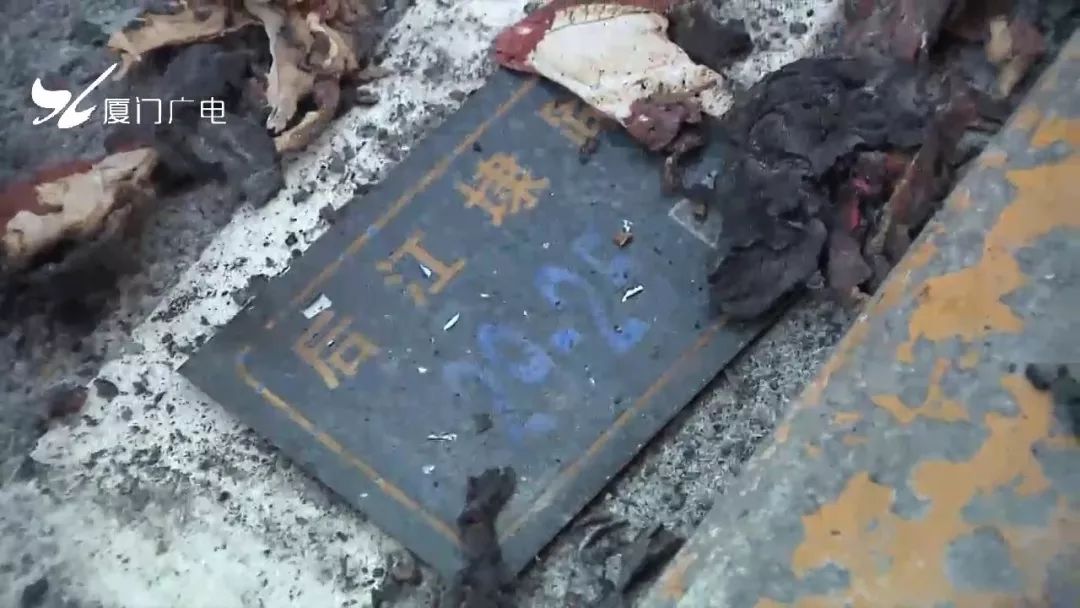 【爆炸新闻】惊险!厦门一小吃店门口液化气罐突然起火,两人烧伤