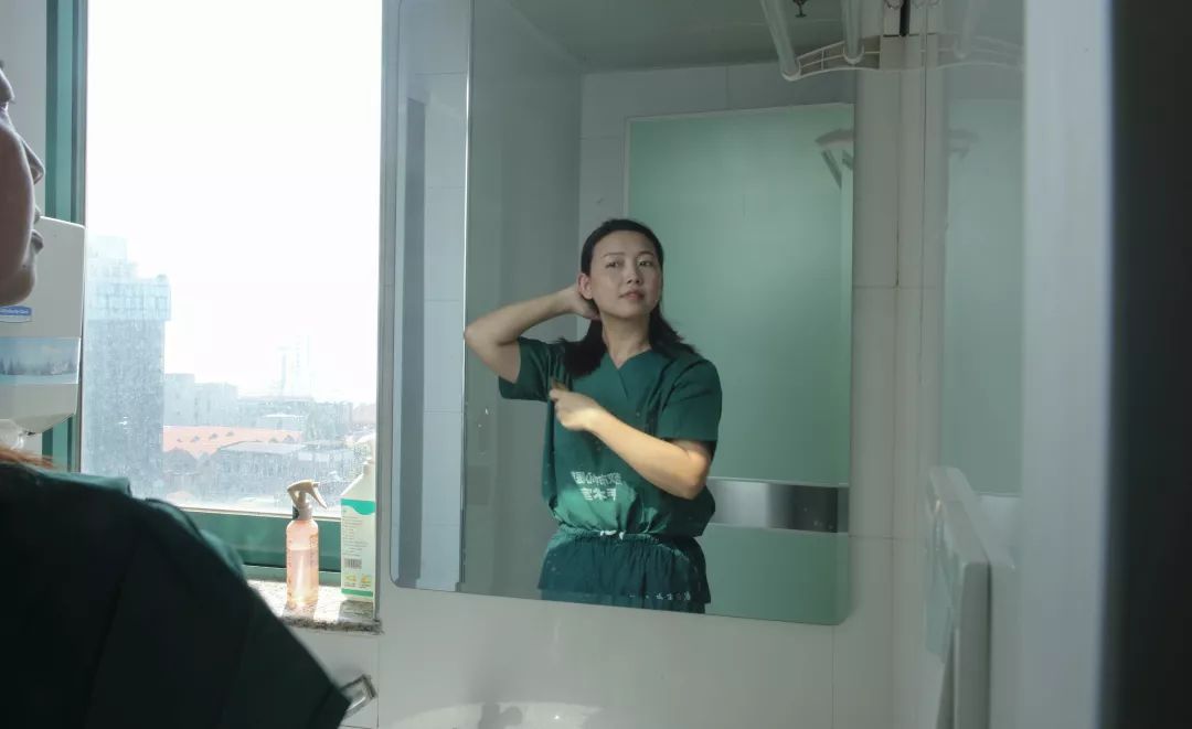超人口罩图片_戴口罩的卡通图片