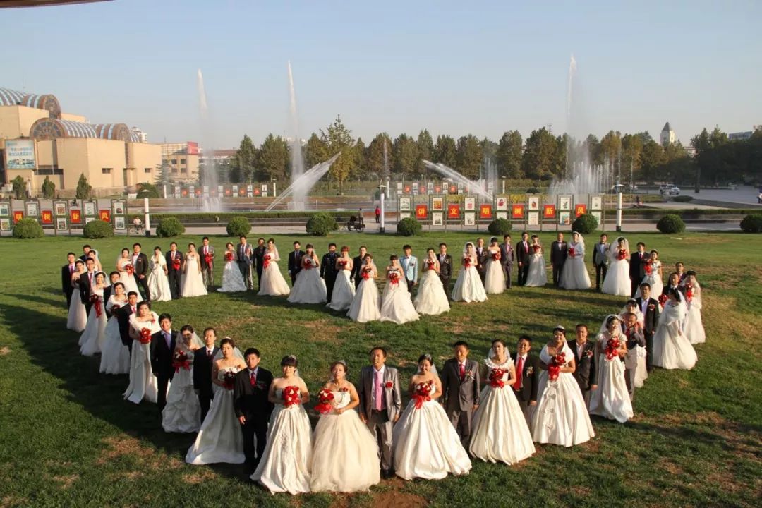 爱在金秋·相约绿洲民勤县首届集体婚礼 倡