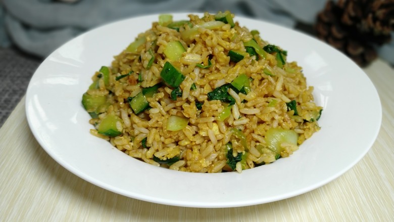 原创天热做菜真麻烦送您黄瓜青菜蛋炒饭荤素都有简单营养