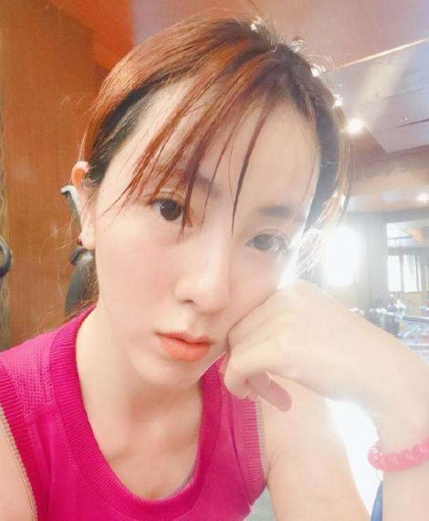 迷之自拍角度 3aaf05383d15458fb13ef1ffdcd15476.jpeg