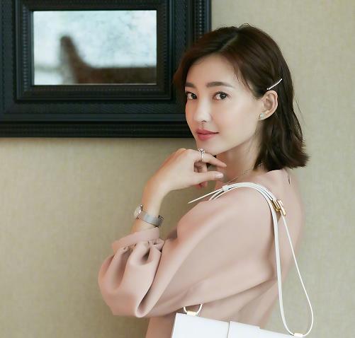 如何拥有好看素颜 564f7189cd7c4b789d6ecb28f7efa297.jpeg