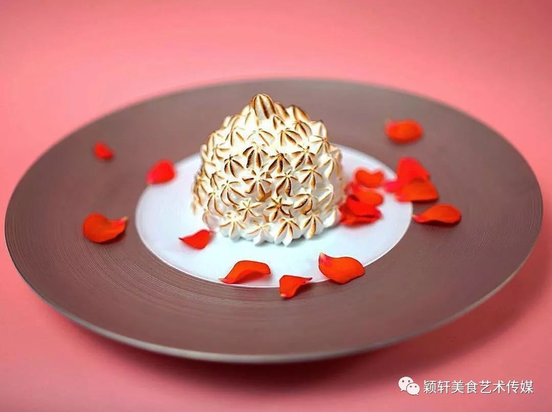 米其林餐厅里chef的摆盘艺术与餐具搭配