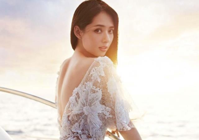 看了郭碧婷"男人装"照片,才知道什么叫性感,网友:流鼻血!