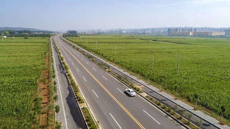 沁县208国道至南涅水石刻馆旅游公路工程全长4.