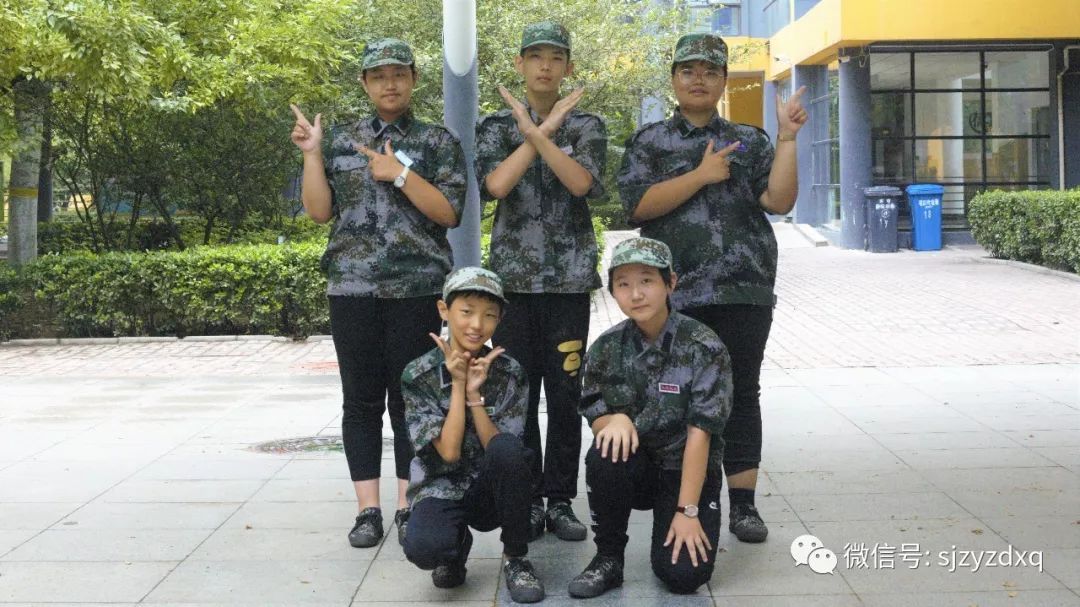 冯子睿高一12班纪律标兵:郭伊飒训练标兵:康子轩礼仪标兵:陈丁豪卫生