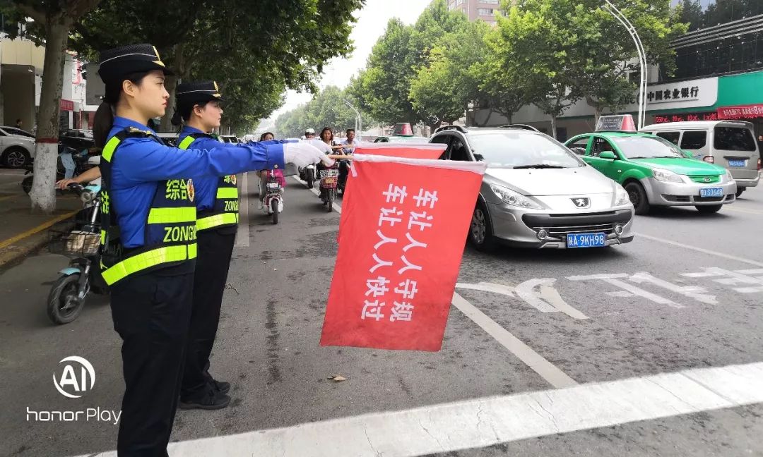 兴平:车让人让出了感动 人守规守住了文明