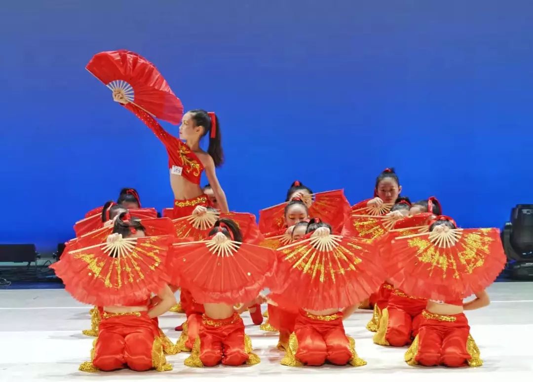 11岁武汉女孩自创舞蹈感动黄豆豆！青舞节为孩子们搭建梦想舞台