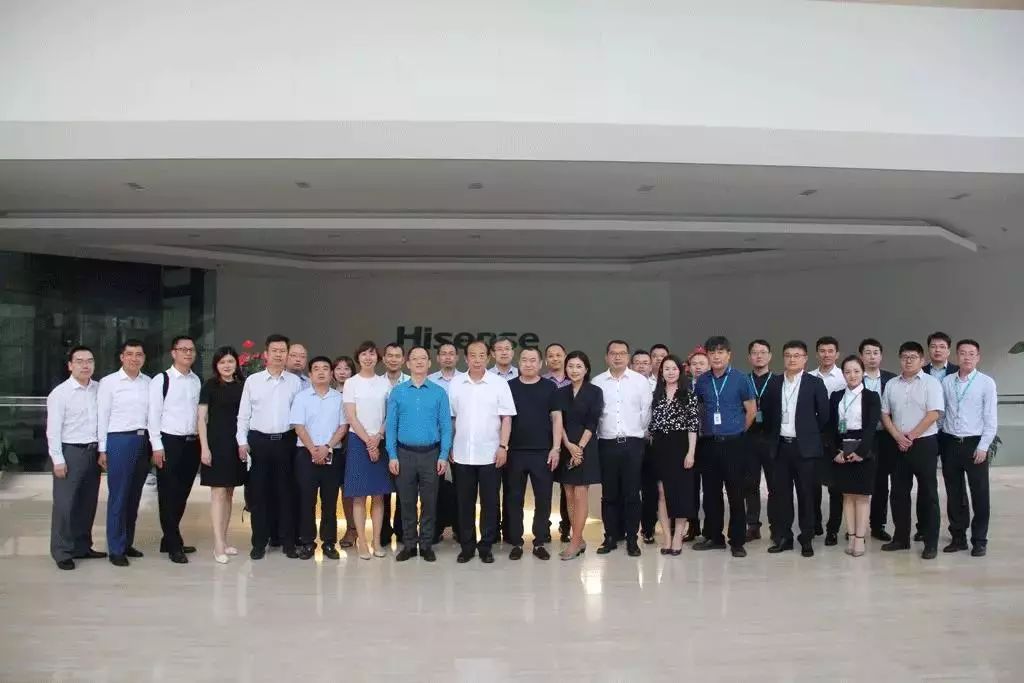 副总裁刘浩亲自接待了张董一行人,海信智慧家居,智能科技产业集团