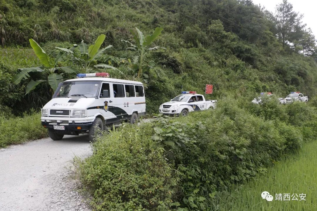 壬庄边境派出所等单位20余名警力,对靖西市壬庄乡敏马村吸毒人员再次