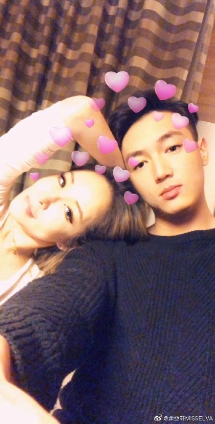 讲真的| 萧亚轩40岁生日当天曝光恋24岁95后鲜肉,姐姐什么时候出书? www.imeee.net 讲真的| 萧亚轩40岁生日当天曝光恋24岁95后鲜肉,姐姐什么时候出书? imeee.net