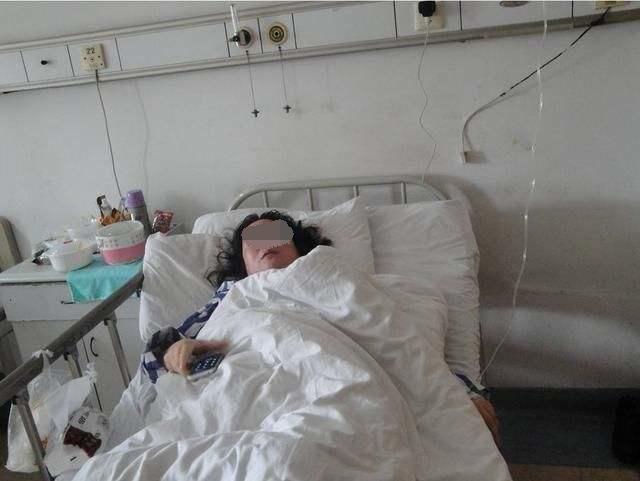                     原创            2岁闺女误吞小玩具，却把宝妈送进医院，医生表示：太少见