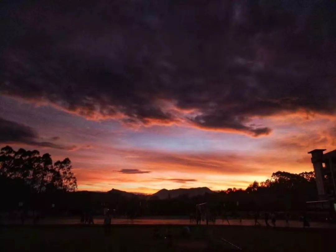 什么样的天空什么样风 1749d97c9bf04201b32cf9cd66fe97b6.jpeg