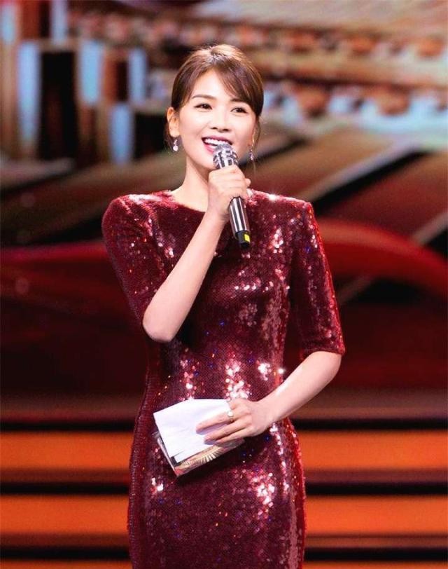 很厉害的女主持人 2344f6ffdce14e06915ea98d69ee117f.jpeg