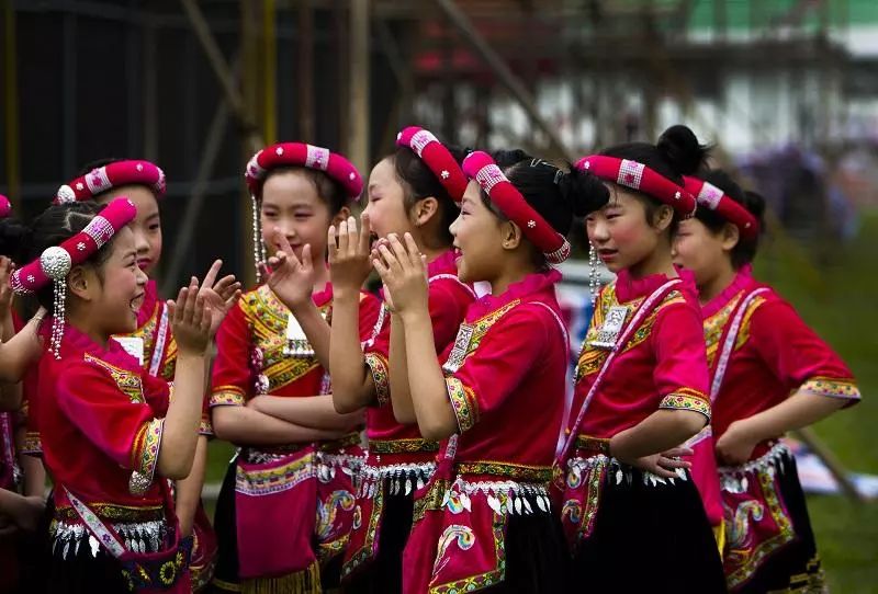 畲族的人口_市两会 畲乡干群收看丽水市四届人大五次会议直播,反响热烈(2)