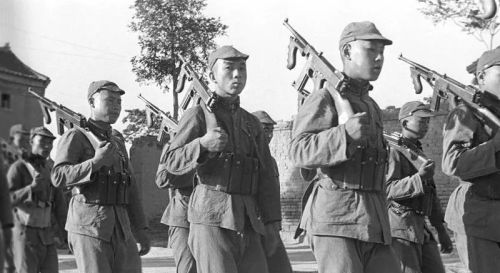 “抗日神剧”鉴定专用枪！看到这枪你就可以换台了！