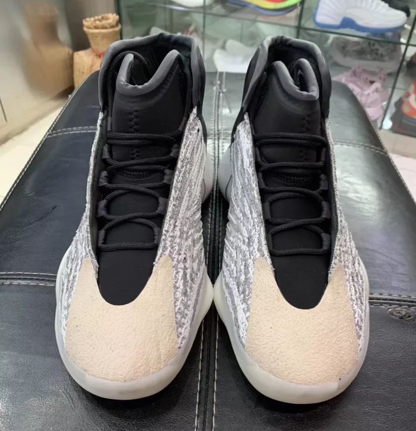yeezy篮球鞋实物近赏,或将于明年2月正式发售