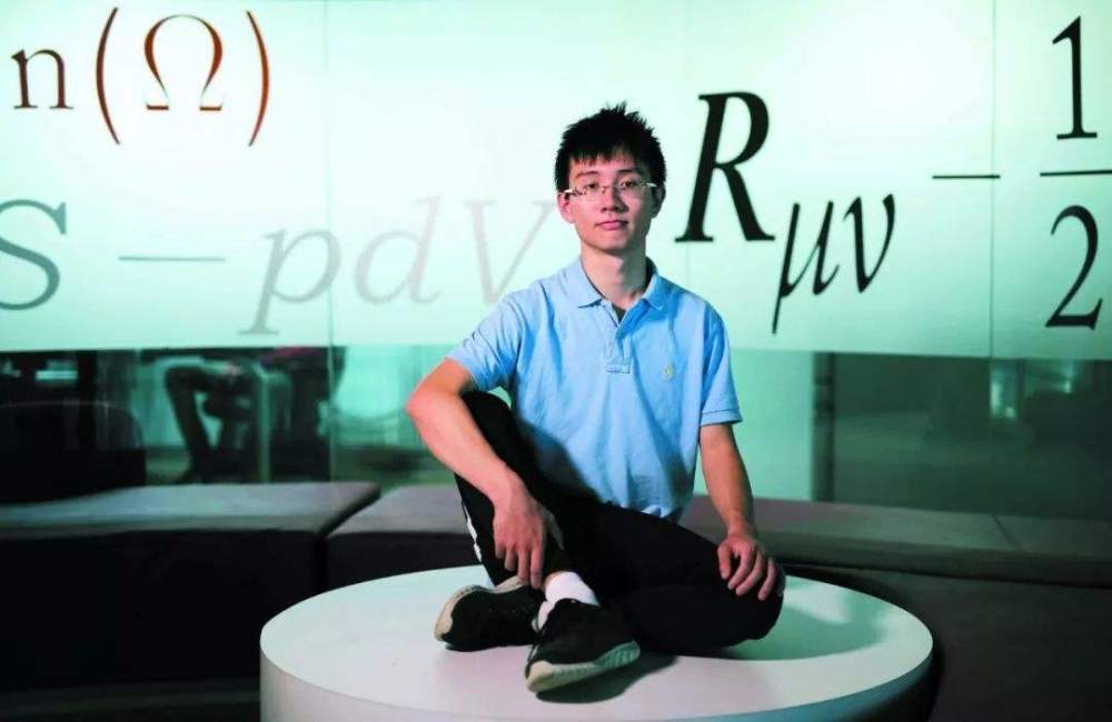 原创他14岁考上中科大，21岁破解物理界107年难题，震惊世界！