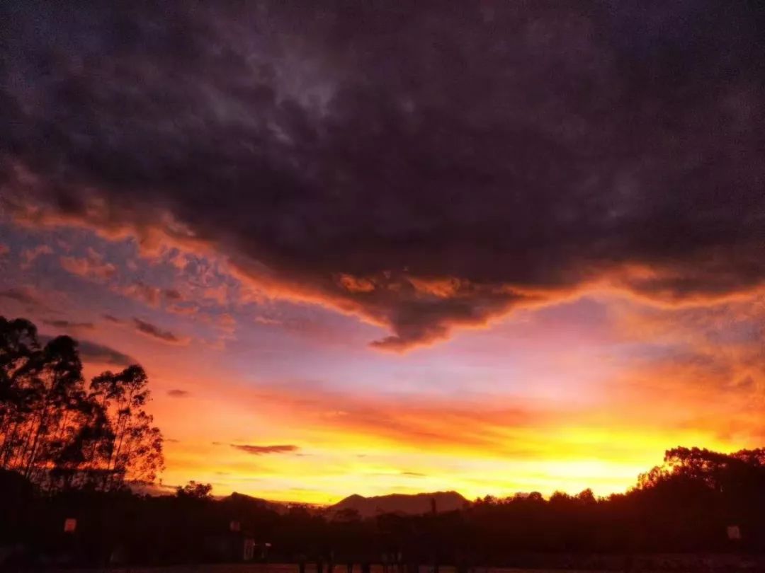 什么样的天空什么样风 8e233940deb14190ade6331c303c05d8.jpeg