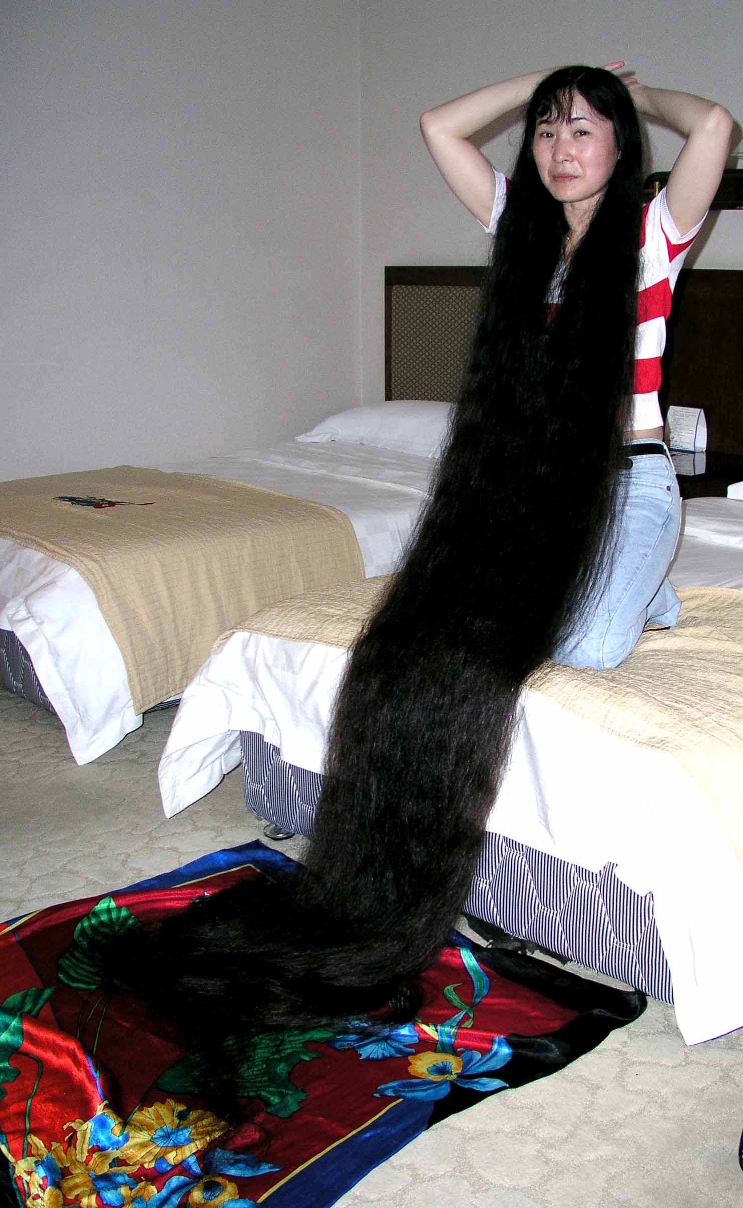 世界上头发最长的女人,来自于.头发至今已长达6米.